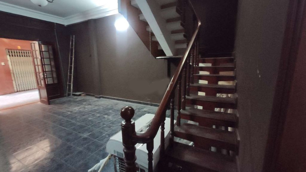 Cho thuê Mặt Bằng hoặc NGUYÊN CĂN HXH 15B Lê Thánh Tôn (phố Nhật) Phường Bến Nghé, Quận 1.